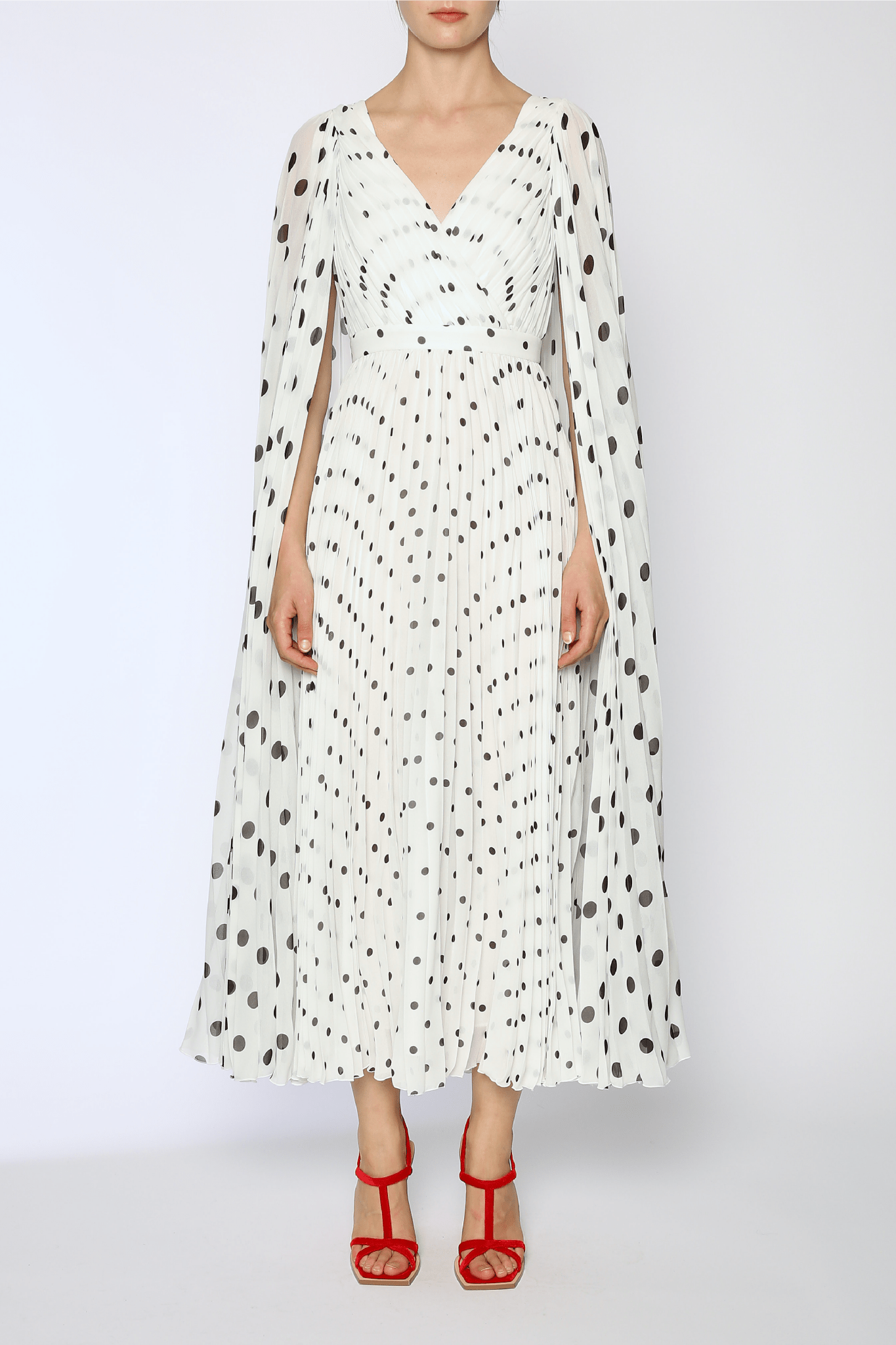 Beryl Dress - ALBOUSHIYA - district 5 - dubai - riyadh - abaya - dresses - designers - evening wear - luxury - elegance - craftsmanship - gowns - cocktail dresses - collections - georges
