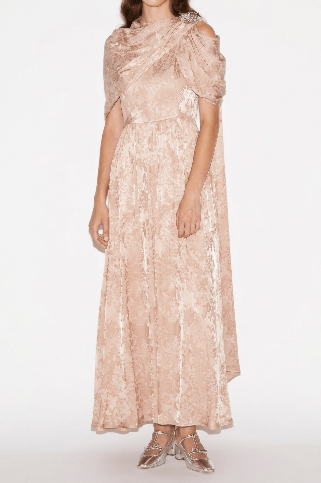Sallie Dress in Soft Pink - ALBOUSHIYA - district 5 - dubai - riyadh - abaya - dresses - designers - evening wear - luxury - elegance - craftsmanship - gowns - cocktail dresses - collections - georges