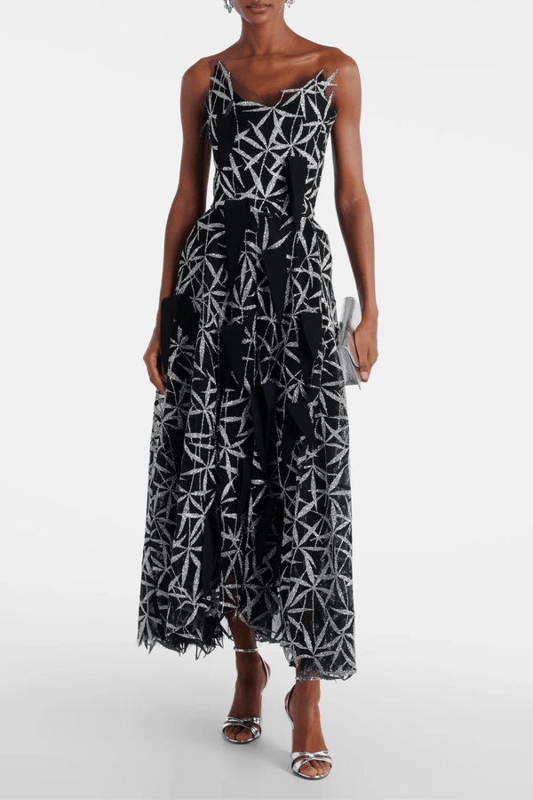 Axis Gown - ALBOUSHIYA - district 5 - dubai - riyadh - abaya - dresses - designers - evening wear - luxury - elegance - craftsmanship - gowns - cocktail dresses - collections - georges