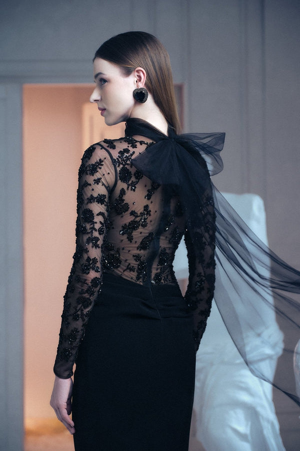 Black Fitted Floral Gown - ALBOUSHIYA - district 5 - dubai - riyadh - abaya - dresses - designers - evening wear - luxury - elegance - craftsmanship - gowns - cocktail dresses - collections - georges