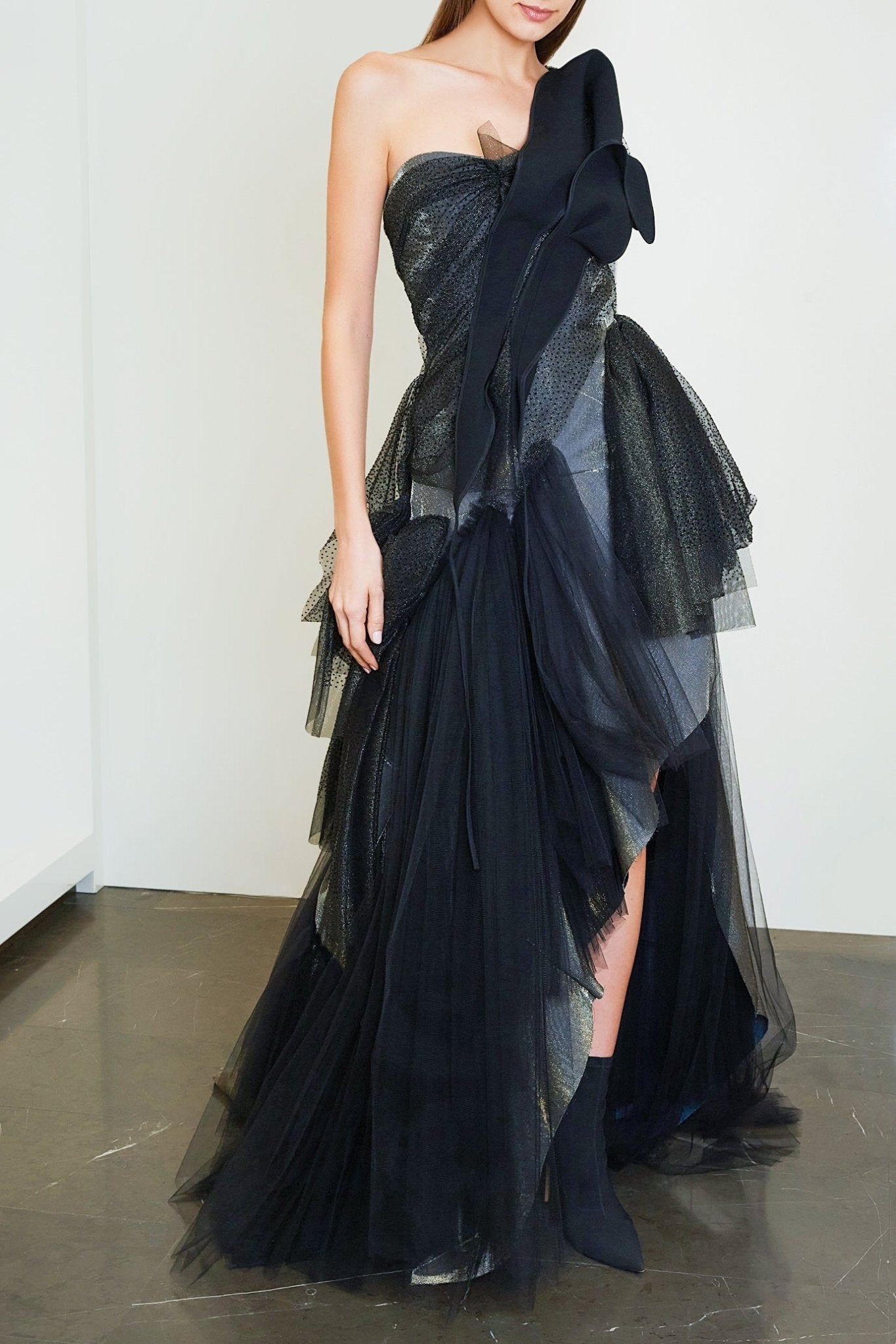 Impassioned Gown - ALBOUSHIYA - district 5 - dubai - riyadh - abaya - dresses - designers - evening wear - luxury - elegance - craftsmanship - gowns - cocktail dresses - collections - georges