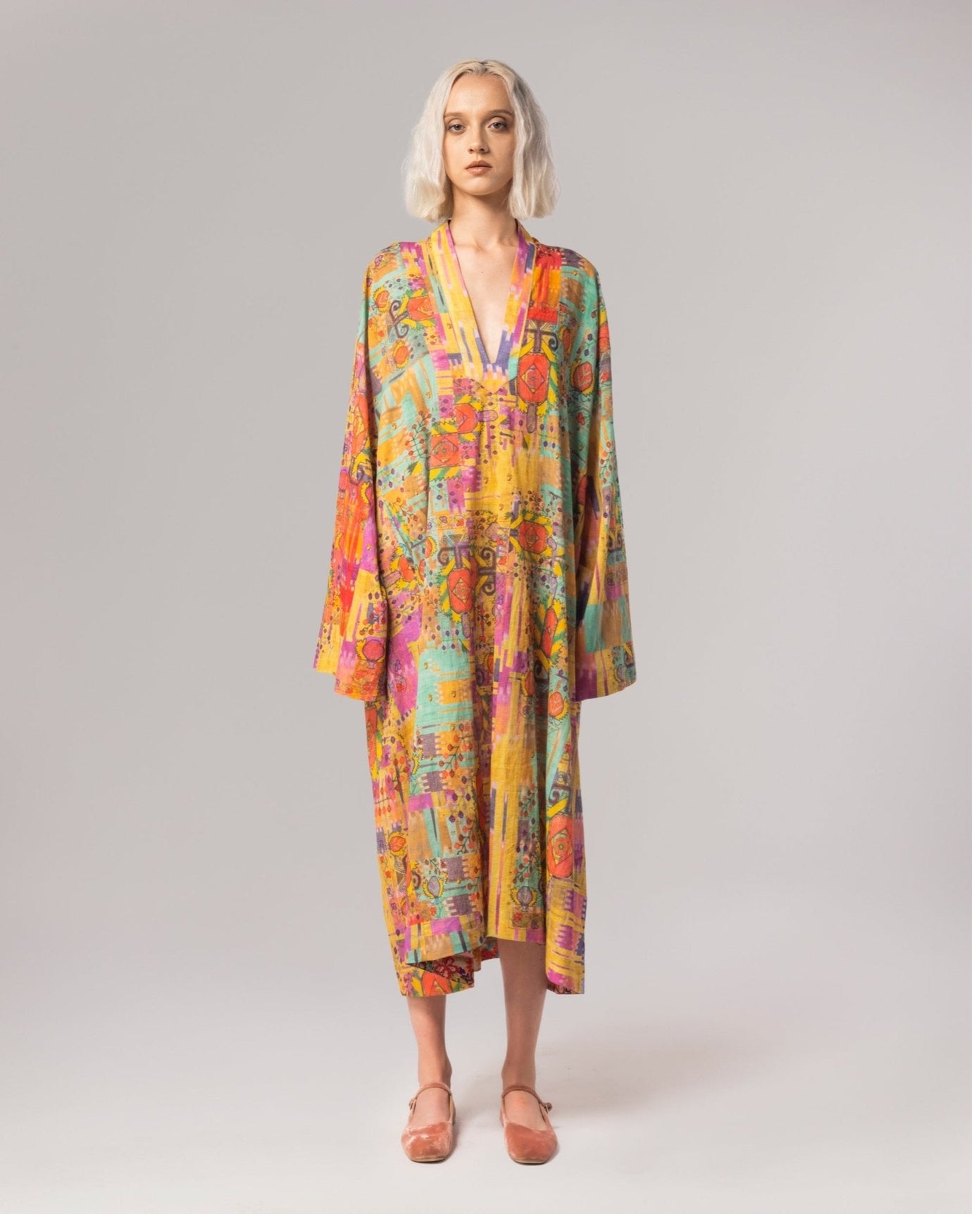 Izmir Linen Farida Dress - ALBOUSHIYA - district 5 - dubai - riyadh - abaya - dresses - designers - evening wear - luxury - elegance - craftsmanship - gowns - cocktail dresses - collections - georges