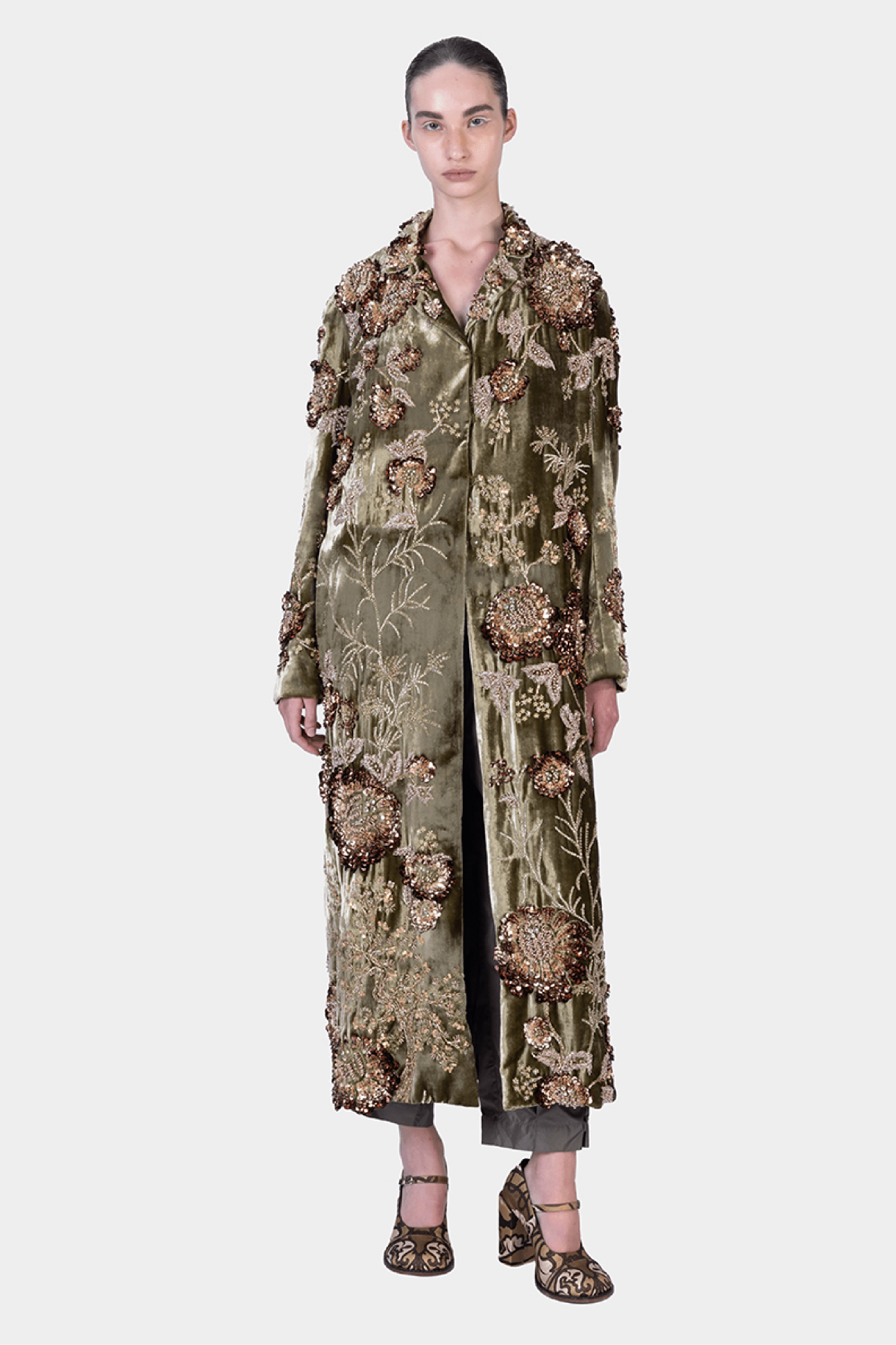 Rui Embellished Coat - ALBOUSHIYA - district 5 - dubai - riyadh - abaya - dresses - designers - evening wear - luxury - elegance - craftsmanship - gowns - cocktail dresses - collections - georges