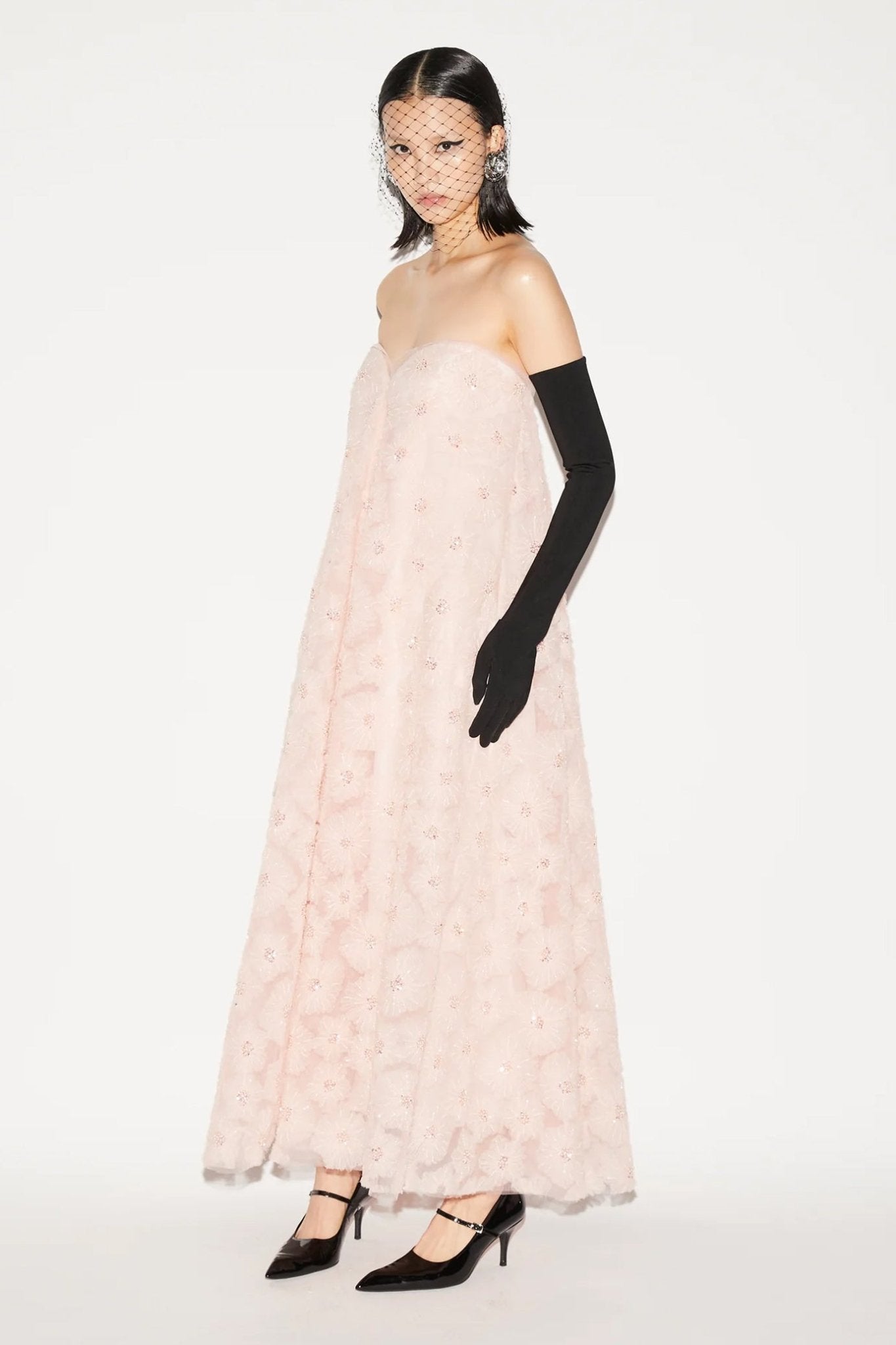 Vivia Pink Gown Embroiered Tulle - ALBOUSHIYA - district 5 - dubai - riyadh - abaya - dresses - designers - evening wear - luxury - elegance - craftsmanship - gowns - cocktail dresses - collections - georges