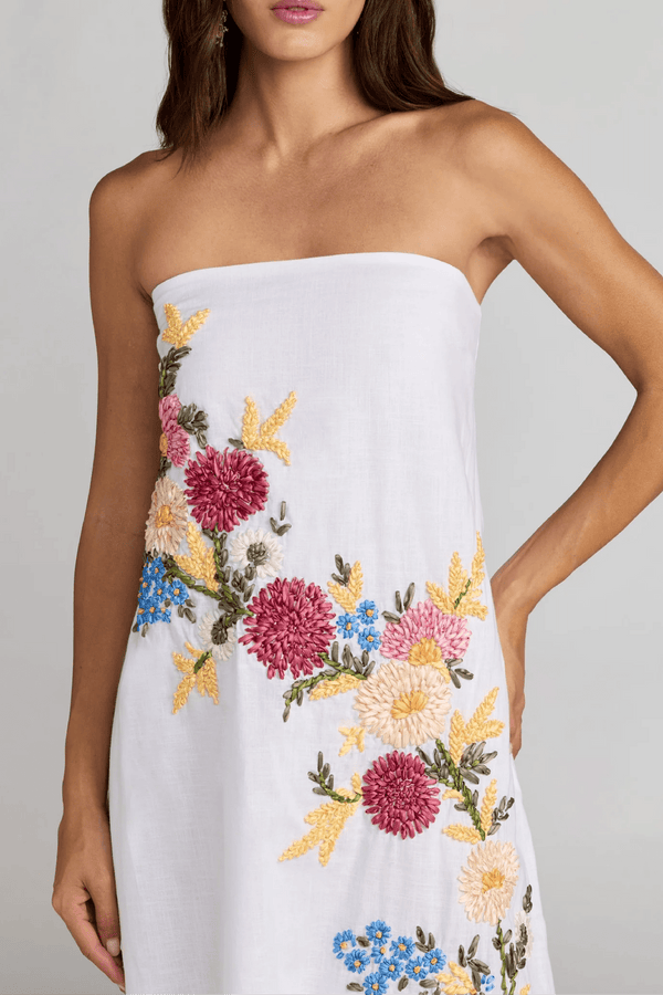 White Strapless Floral Embroidered Linen Gown - ALBOUSHIYA - district 5 - dubai - riyadh - abaya - dresses - designers - evening wear - luxury - elegance - craftsmanship - gowns - cocktail dresses - collections - georges